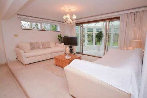 Lounge area.jpg