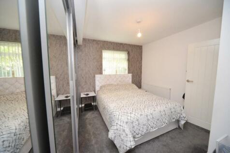 Bedroom 1 2.jpg