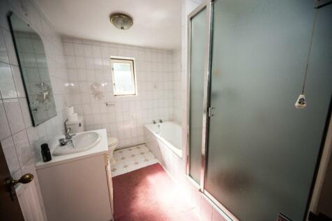 Bathroom.jpg