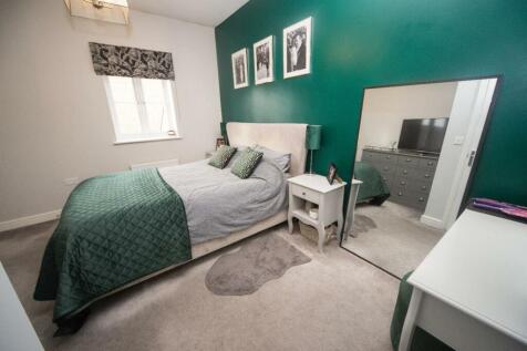 Bedroom one 2.jpg