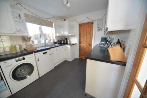 Kitchen 2.jpg