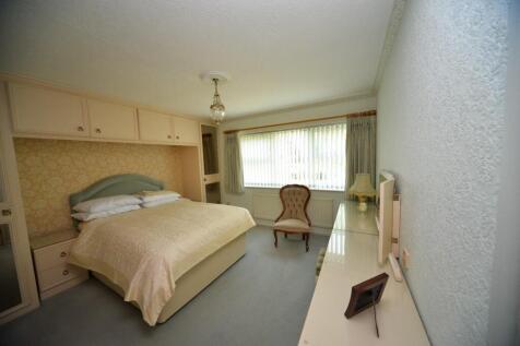 Bedroom 1.jpg
