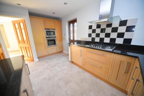 Kitchen 2.jpg