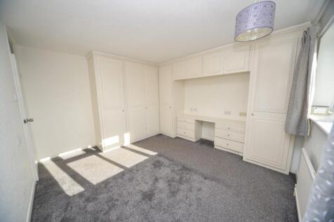 Bedroom 1.jpg
