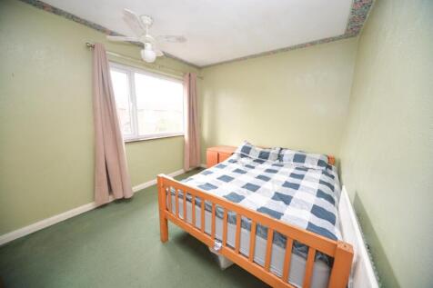 Bed 1.jpg