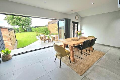 Kitchen to garden view.jpg