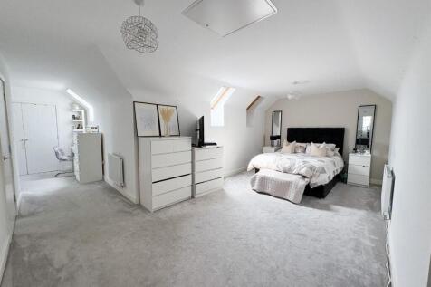 Principal bedroom.jpg