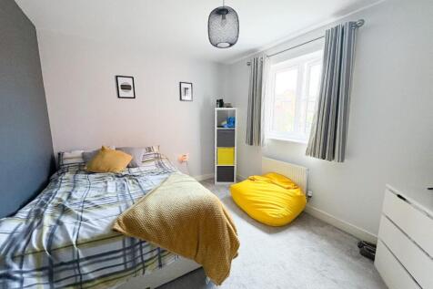 Bed 4.jpg