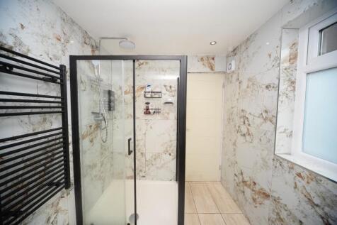 Shower Room 2.jpg