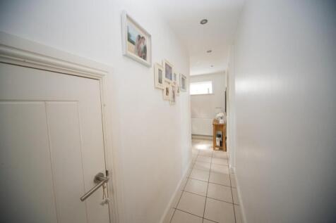Hallway 1.jpg