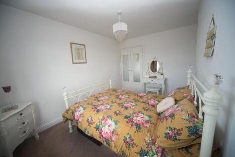 Bedroom 1 2.jpg
