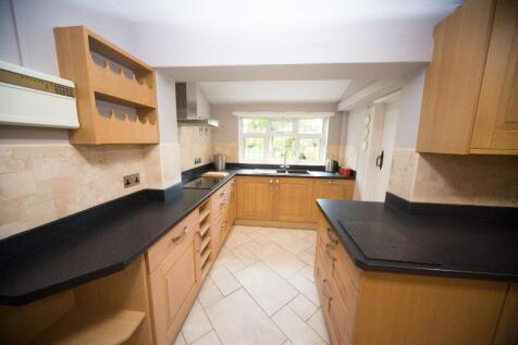 Kitchen 1.jpg