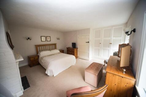Bedroom 1 2.jpg