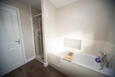 Bathroom 2.jpg