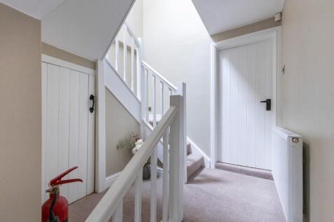 1st floor landing.JPG