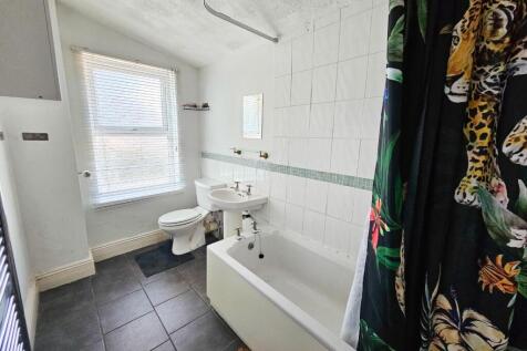 Bathroom.jpg