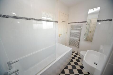 bathroom 2.jpg