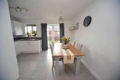 Dining Area.jpg