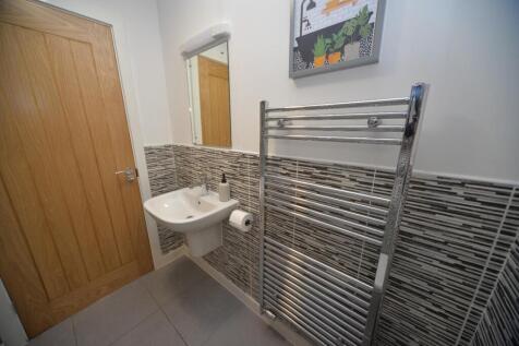 Bathroom 2.jpg