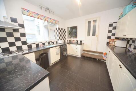 Kitchen 1.jpg