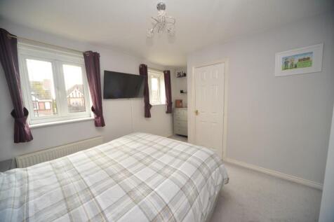 Bedroom 1 3.jpg