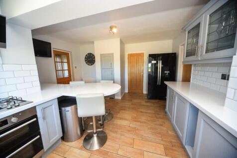 Kitchen 2.jpg