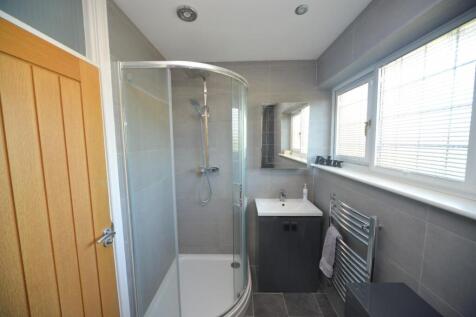 Bathroom 1.jpg