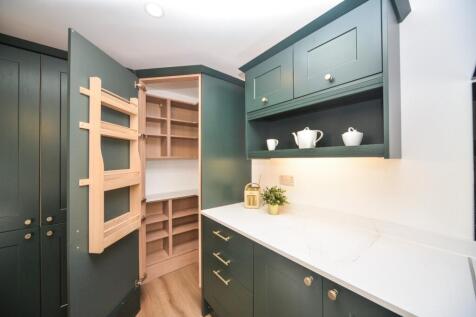 Walk in pantry.jpg