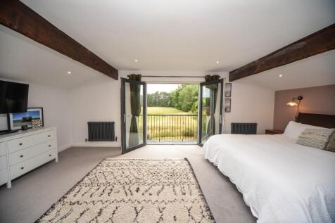 Primary bedroom 2.jpg