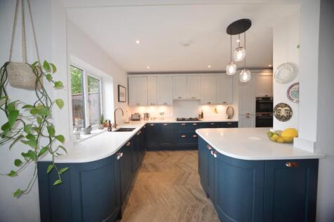 Kitchen 4.jpg
