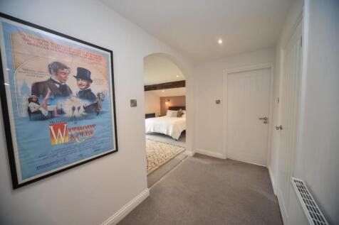 Entrance Lobby to Primary suite.jpg