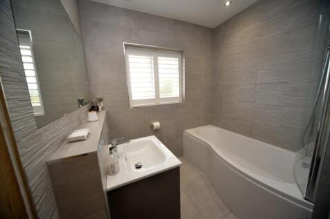 Bathroom 2.jpg