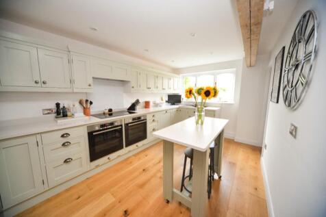 Kitchen 1.jpg