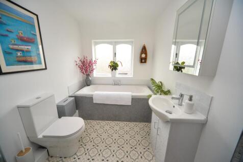 Bathroom.jpg