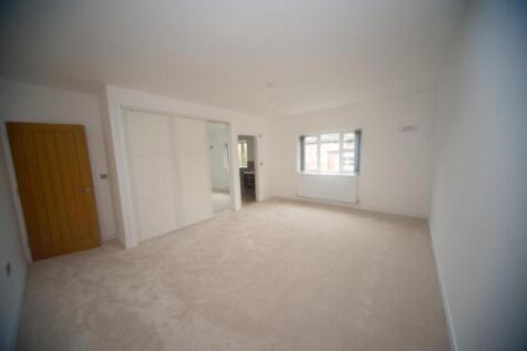 Guest Bedroom 1.jpg
