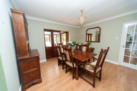Dining  (1)