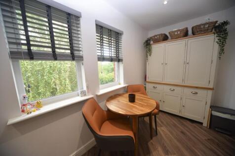 Kitchen 2.jpg