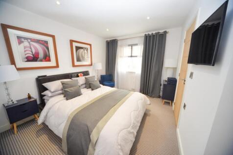 Bedroom 1.jpg