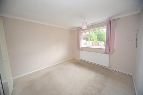 Bedroom 1.jpg
