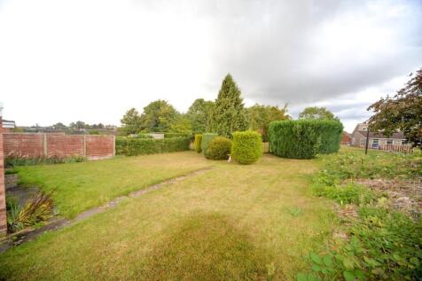 REAR GARDEN.jpg
