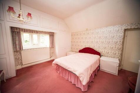 Bedroom 1 -2.jpg