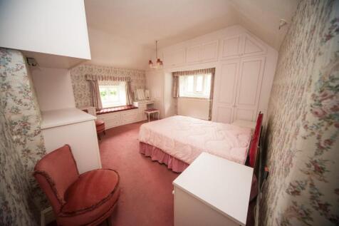 Bedroom 1.jpg
