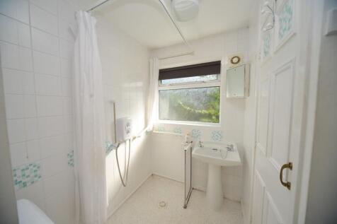 1st floor Wet room.jpg