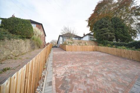 Drive and bungalow.JPG