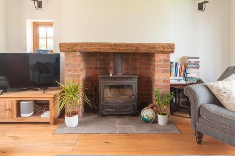 Lounge fireplace.JPG