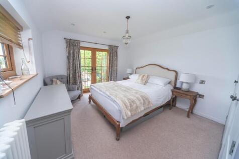 Bedroom 1.JPG