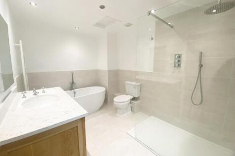 New Family Bathroom.jpg