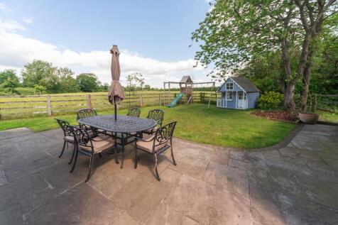 Patio area 2.JPG