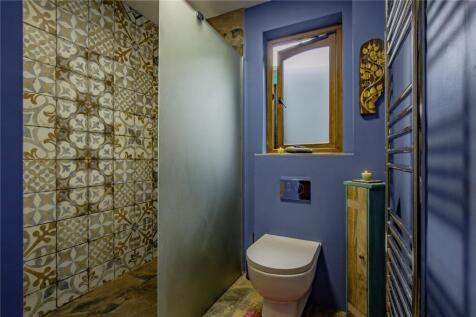 Walk In Shower/W.C