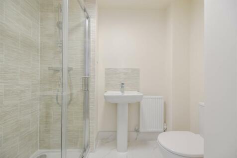 9608bed1ensuite.jpg